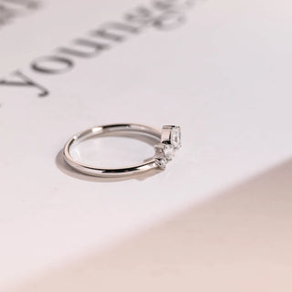 0.60TCW Pear & Round Curved Moissanite Diamond Wedding Band