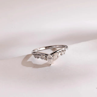 0.80 TCW Unique Round & Marquise Moissanite Diamond Wedding Band