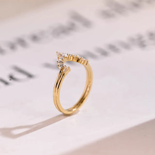 0.40TCW Round & Pear Curved Moissanite Diamond Wedding Band