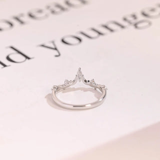 0.11TCW Round & Marquise Cut Curved Moissanite Diamond Wedding Band