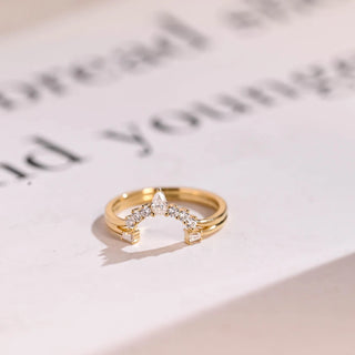 0.40TCW Round & Pear Curved Moissanite Diamond Wedding Band