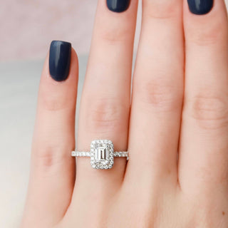 Chic 1.0ct emerald halo moissanite ring angled view showing its sparkle