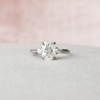 2.0CT Oval Cut Three Stone Diamond Moissanite Engagement Ring