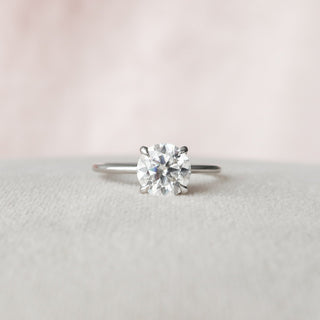 2.0 CT Round Cut Solitaire Halo Moissanite Engagement Ring band view