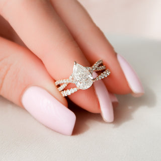 1.0CT Pear Cut Split Shank Diamond Moissanite Bridal Engagement Ring Set