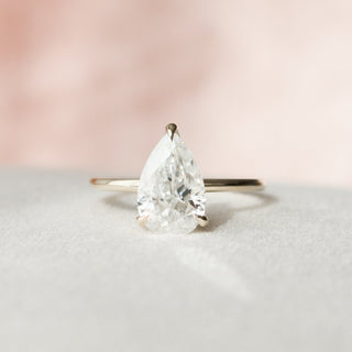 2.0 CT Pear Solitaire Classic Moissanite Engagement Ring detail view