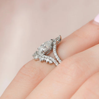 1.0CT Pear Cut Vintage Style Diamond Moissanite Bridal Engagement Ring Set