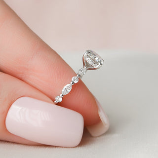 Graceful 1.0ct round hidden halo moissanite ring close up of the setting