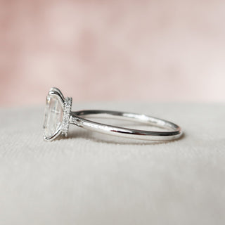 Gorgeous 2.0ct emerald hidden halo moissanite ring detail view of the band