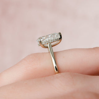 Brilliant 2.0ct pear hidden halo moissanite ring close up of the setting
