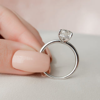 Sparkling 2.0ct pear hidden halo moissanite ring close up of the setting