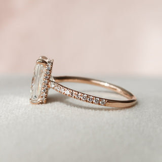 Gorgeous 3.0ct radiant hidden halo moissanite ring detail view of the band