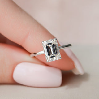 Gorgeous 2.0ct emerald hidden halo moissanite ring front view