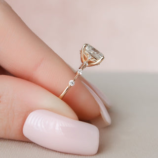Bold 2.0ct cushion solitaire moissanite ring detail view of the band