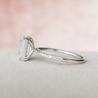 Refined 3.0ct emerald hidden halo moissanite ring detail view of the band