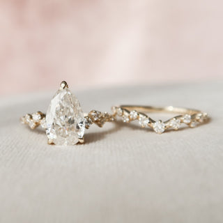 2.0CT Pear Cut Hidden Halo Cluster Diamond Moissanite Bridal Engagement Ring Set