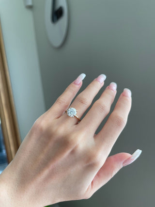 Graceful 2.0ct round solitaire moissanite ring close up of the setting