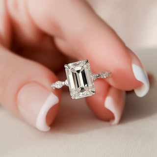 Modern 3.0ct emerald hidden halo moissanite ring close up of the setting