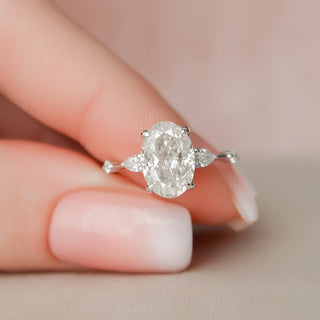 2.0CT Oval Cut Three Stones Diamond Moissanite Engagement Ring