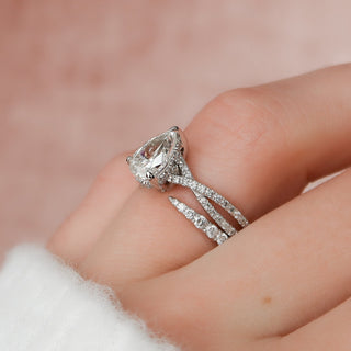 1.0CT Pear Cut Split Shank Diamond Moissanite Bridal Engagement Ring Set