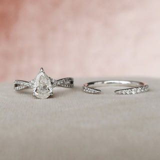 1.0CT Pear Cut Split Shank Diamond Moissanite Bridal Engagement Ring Set