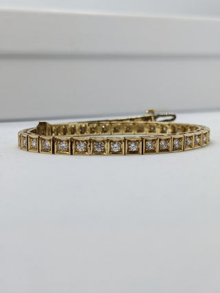 Beautiful Round Cut Diamond Tennis Bracelet for Her