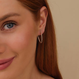 round-delicate-wave-moissanite-diamond-hoop-earring-for-her