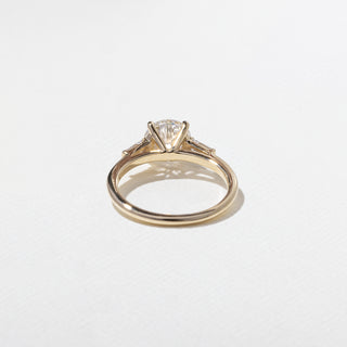 1.0ct Round Cut Three Stone Diamond Engagement Ring