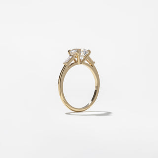 1.0ct Round Cut Three Stone Diamond Engagement Ring