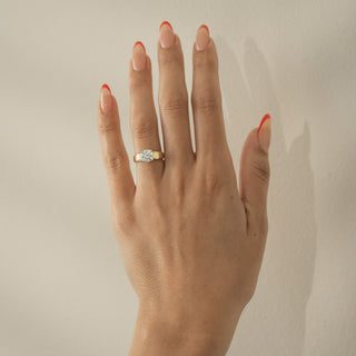 Stunning 1.0ct round moissanite wedding band top view