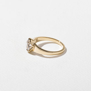 1.50ct Round Cut Diamond Bezel Cradled Band Engagement Ring