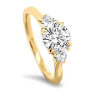 1.0CT Round Cut Moissanite Three Stone Diamond Engagement Ring