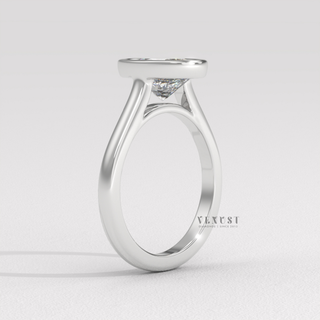 Elegant oval bezel moissanite ring design