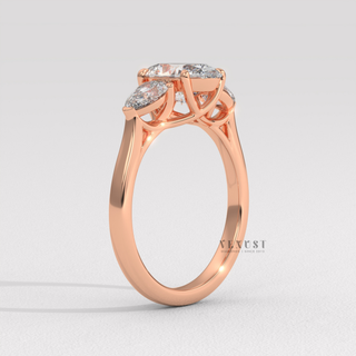 Engagement ring oval cut with graceful sparkle