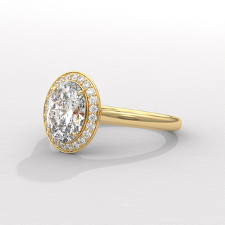 Brilliant Halo Solitaire Oval Cut Moissanite Engagement Ring band detail