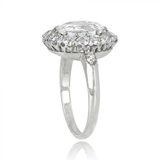 halo moissanite ring oval center detail