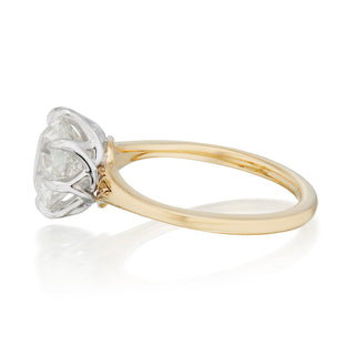 solitaire moissanite ring antique round center detail