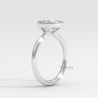 Round moissanite ring for women with polished finish