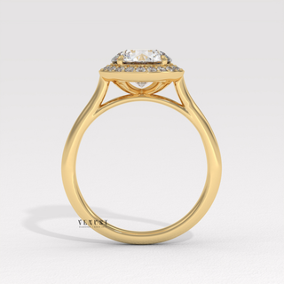 Round Cut Halo Solitaire Moissanite Engagement Ring sparkle close-up