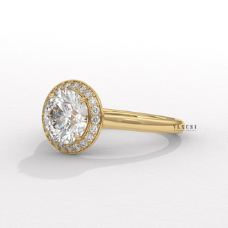 Round Cut Halo Solitaire Moissanite Engagement Ring band detail