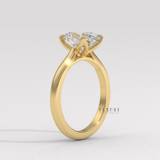 Solitaire oval moissanite ring top view