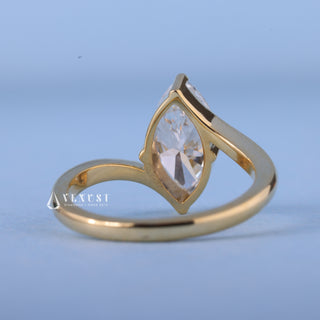 Stunning 1.0ct marquise moissanite ring close up of the setting