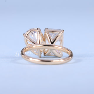 Radiant 1.0ct emerald moissanite ring close up of the setting