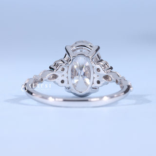 Brilliant 2.0ct oval cluster moissanite ring close up of the setting