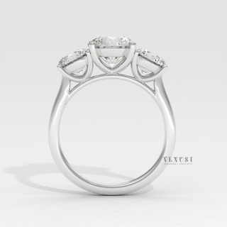 Classic round cut moissanite ring for women